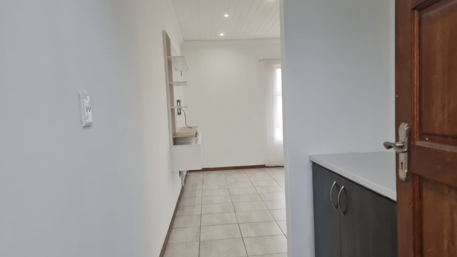 To Let 2 Bedroom Property for Rent in Hagley Western Cape